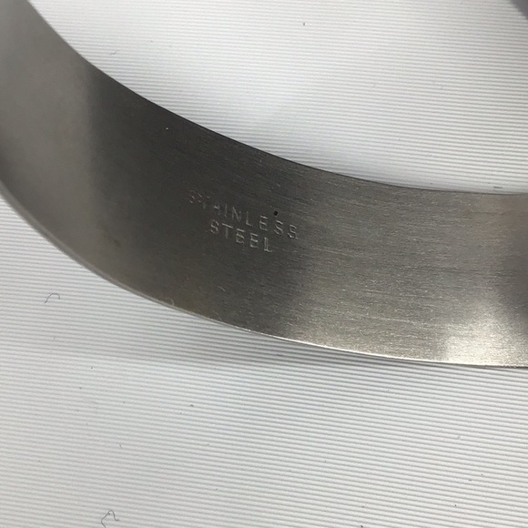 Iri arrowdale stainless steel cuff bracelet - Picture 4 of 8